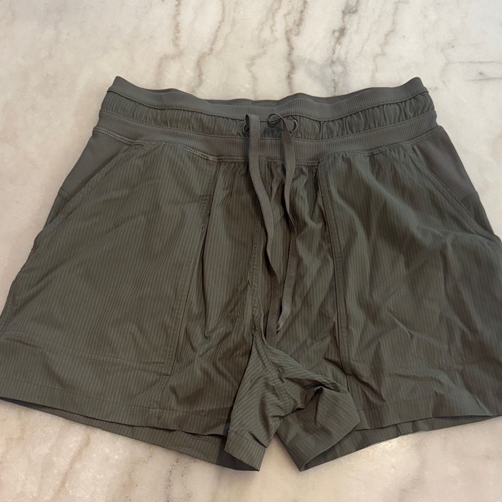 Lululemon Size 4 NWOT Studio Short Olive Green